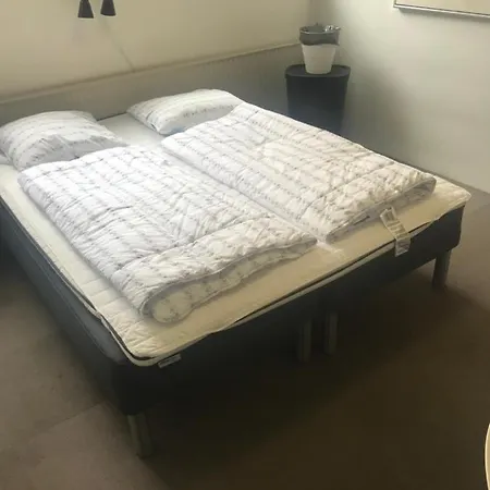 אכסניה Family In The Center גרינדסטד